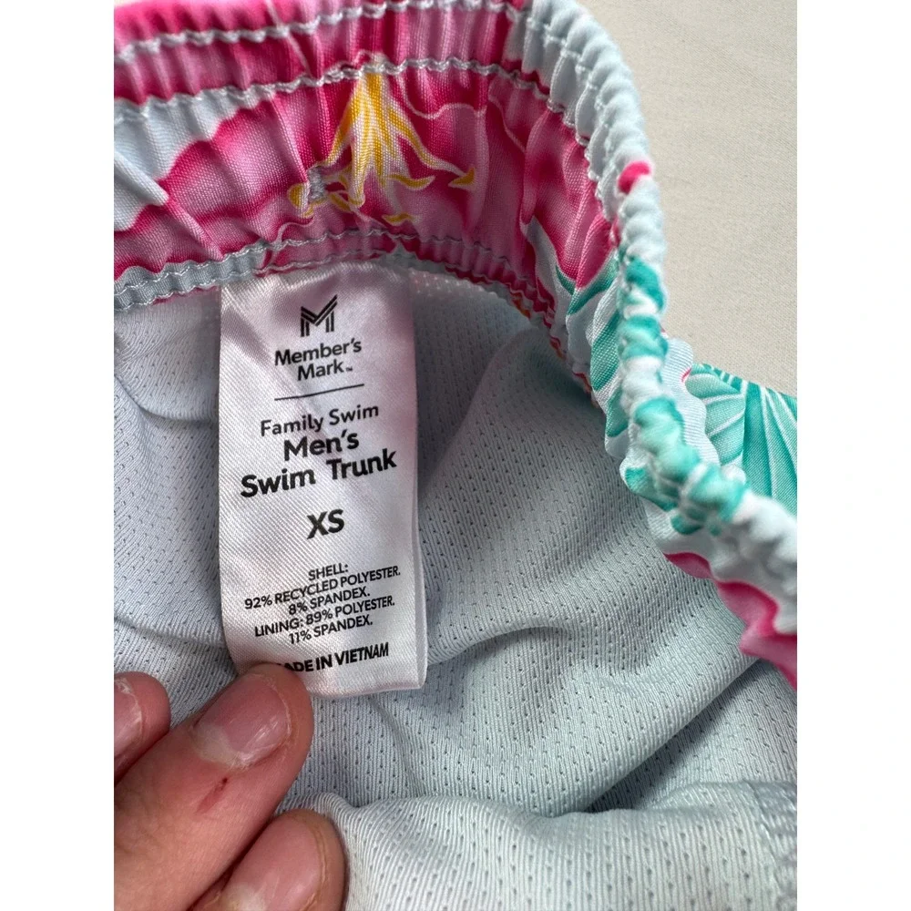 Members Mark Mens Swim Trunks XS Laguna Lilies Floral‎ Tropical Pink Blue Shorts